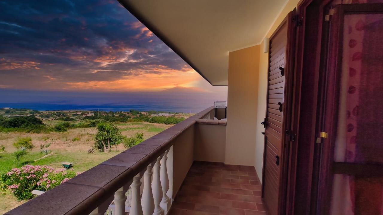 ホテル Residenza Domus Aurea Tropea- Vista Mare サンタ・ドメーニカ エクステリア 写真