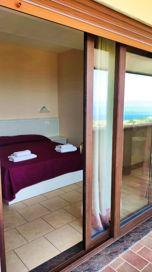 ホテル Residenza Domus Aurea Tropea- Vista Mare サンタ・ドメーニカ エクステリア 写真