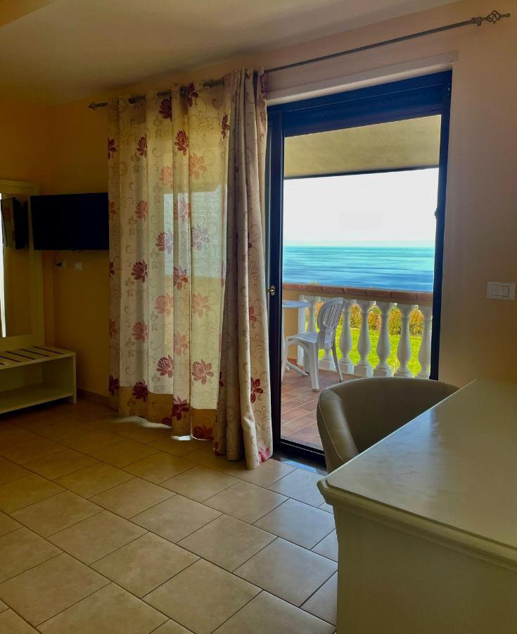 ホテル Residenza Domus Aurea Tropea- Vista Mare サンタ・ドメーニカ エクステリア 写真