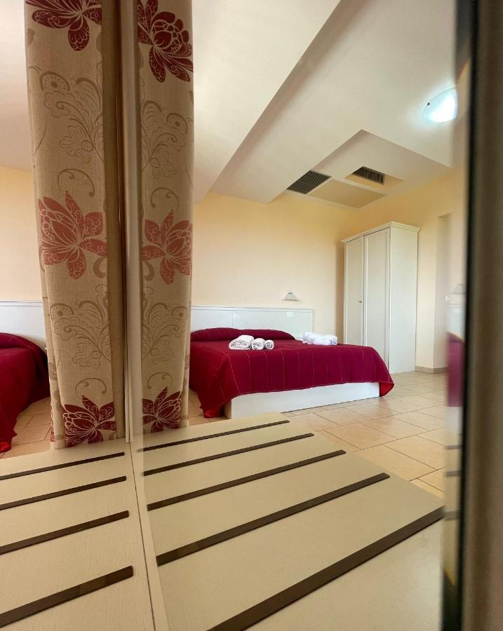 ホテル Residenza Domus Aurea Tropea- Vista Mare サンタ・ドメーニカ エクステリア 写真