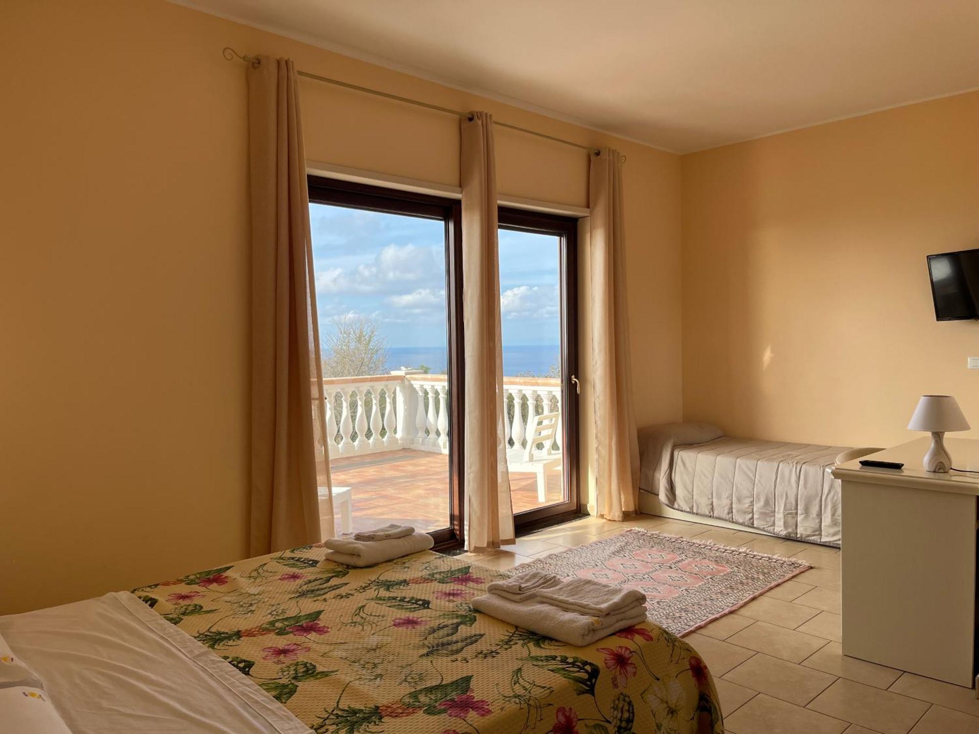 ホテル Residenza Domus Aurea Tropea- Vista Mare サンタ・ドメーニカ エクステリア 写真