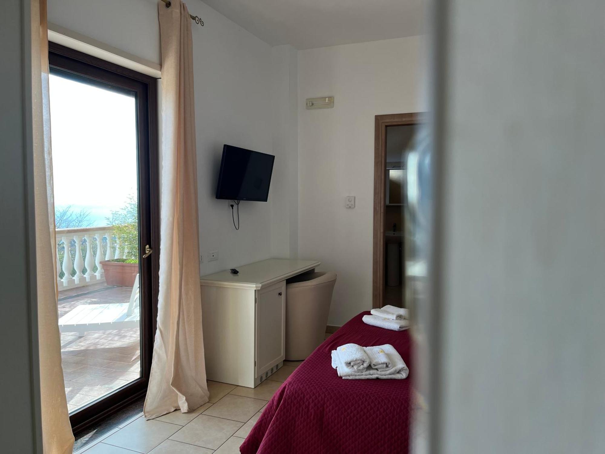 ホテル Residenza Domus Aurea Tropea- Vista Mare サンタ・ドメーニカ エクステリア 写真
