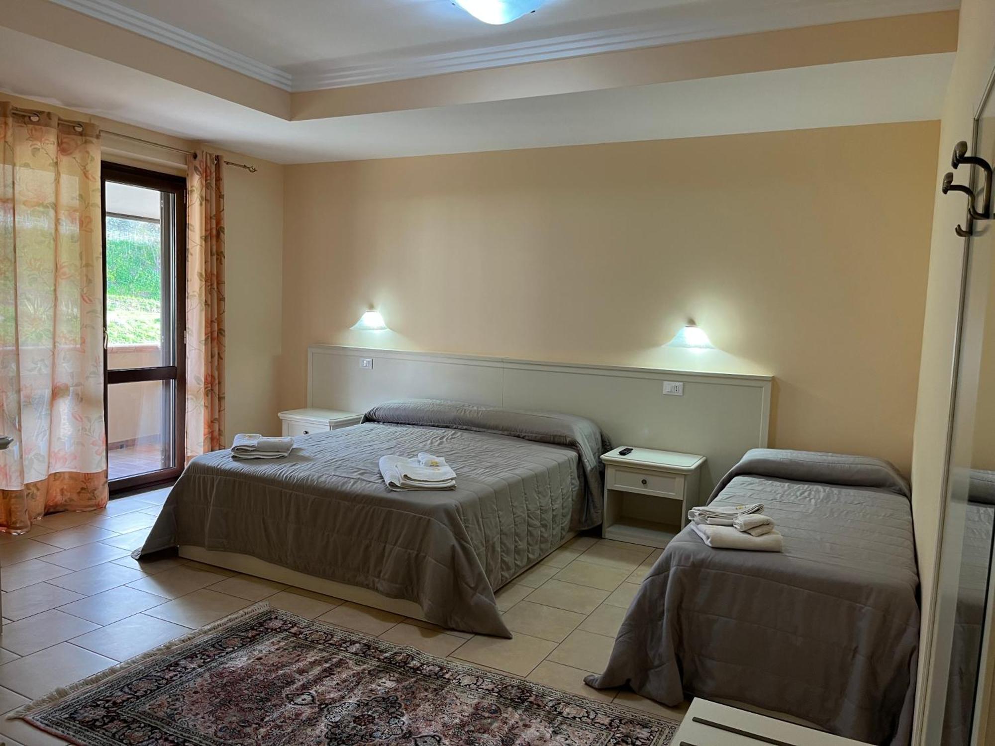 ホテル Residenza Domus Aurea Tropea- Vista Mare サンタ・ドメーニカ エクステリア 写真