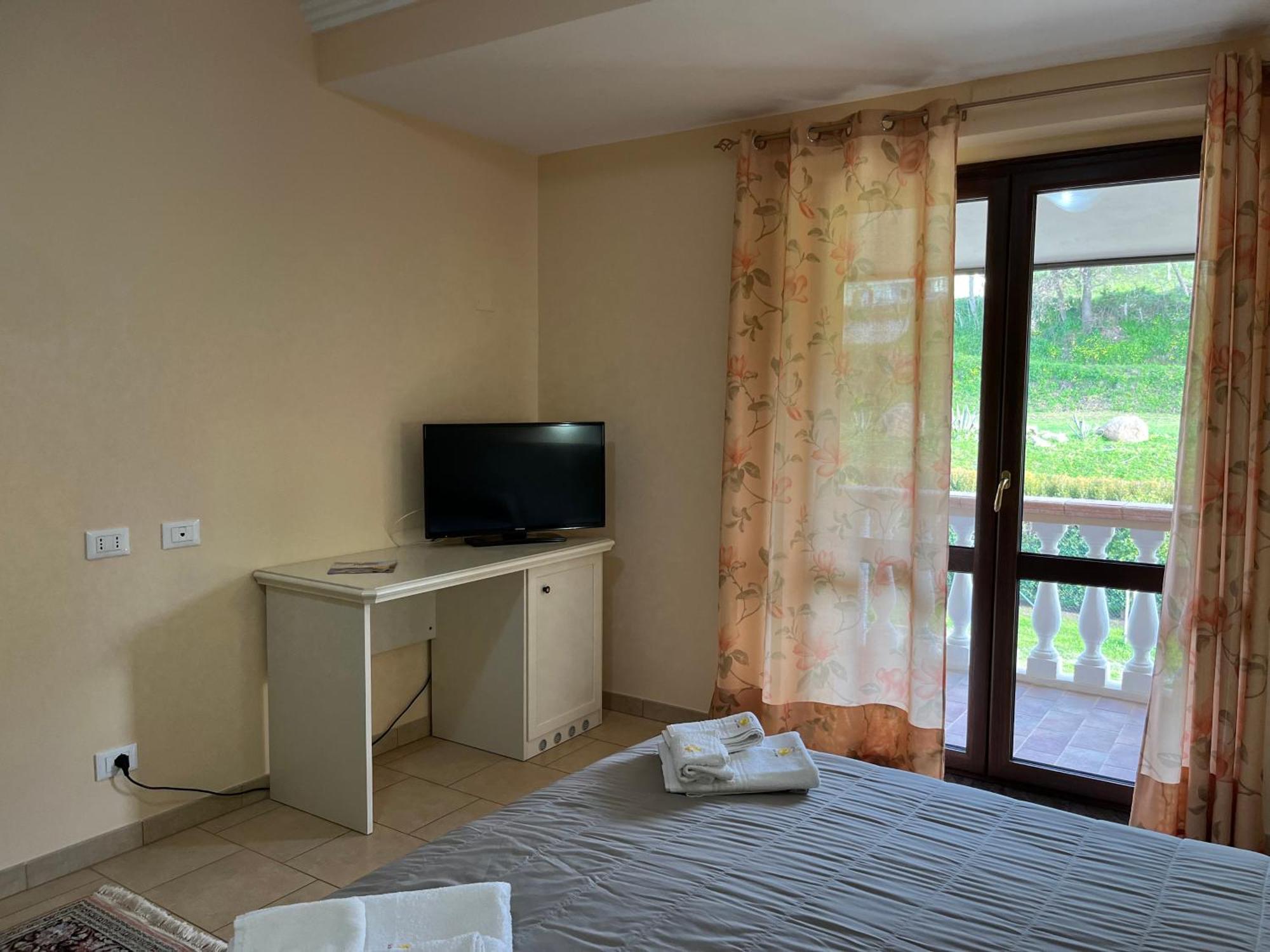 ホテル Residenza Domus Aurea Tropea- Vista Mare サンタ・ドメーニカ エクステリア 写真