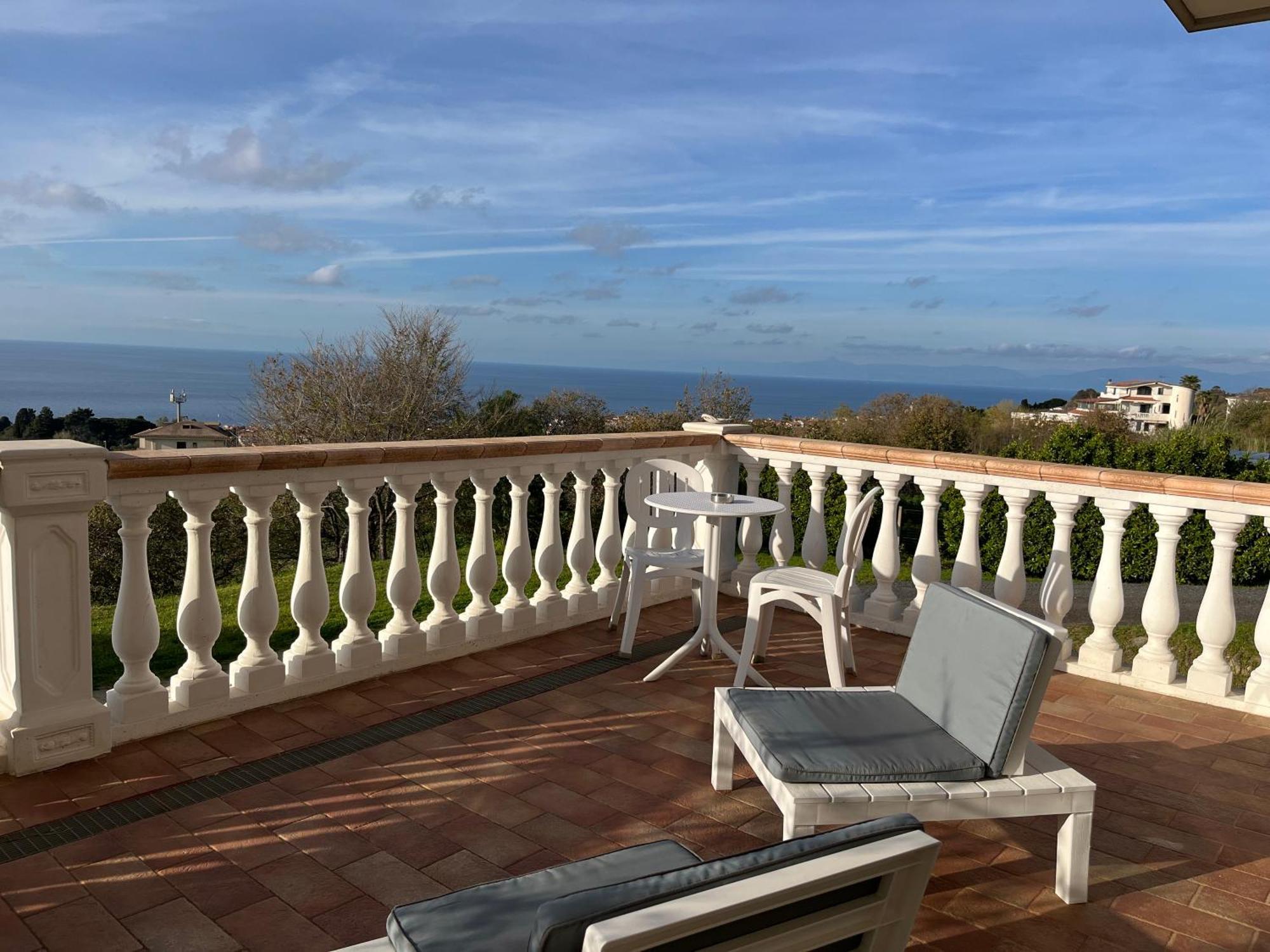 ホテル Residenza Domus Aurea Tropea- Vista Mare サンタ・ドメーニカ エクステリア 写真