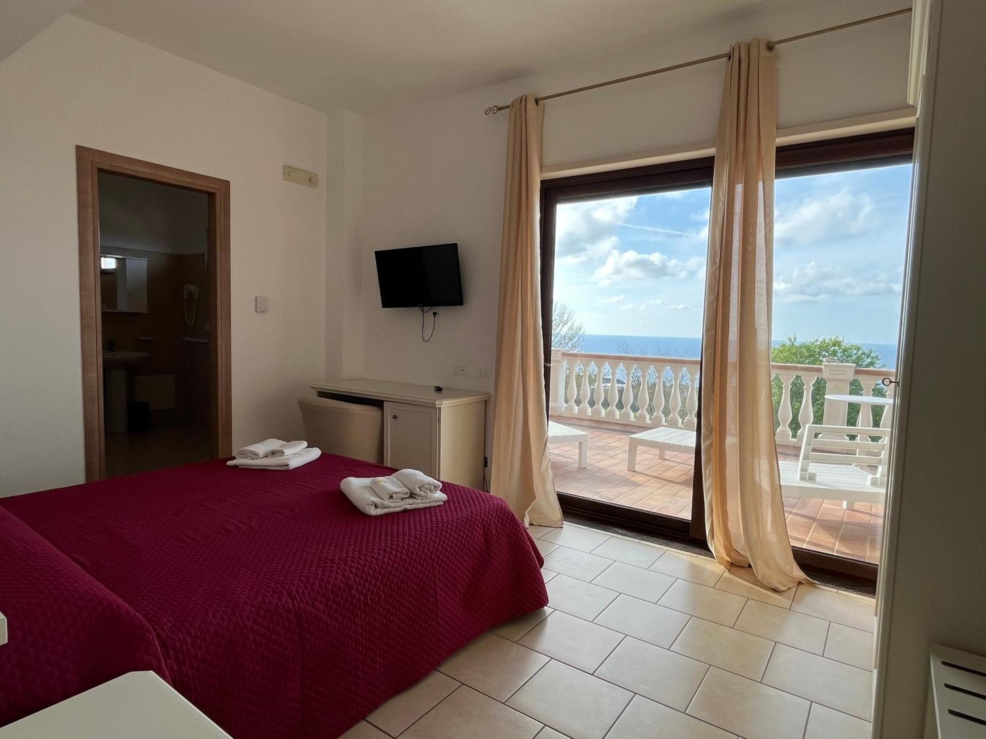 ホテル Residenza Domus Aurea Tropea- Vista Mare サンタ・ドメーニカ エクステリア 写真