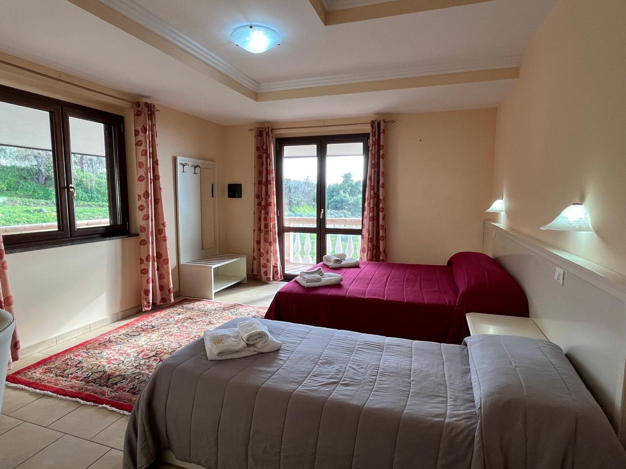 ホテル Residenza Domus Aurea Tropea- Vista Mare サンタ・ドメーニカ エクステリア 写真