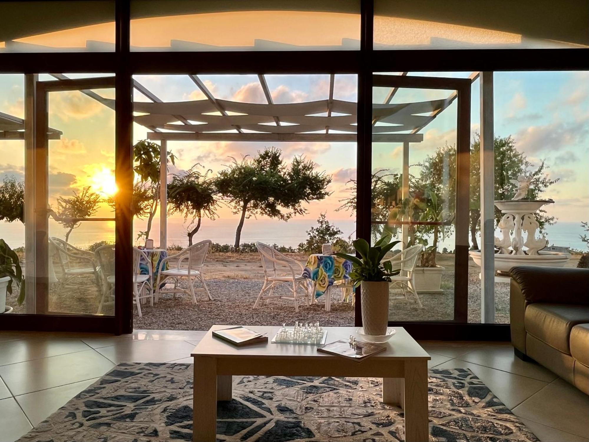 ホテル Residenza Domus Aurea Tropea- Vista Mare サンタ・ドメーニカ エクステリア 写真